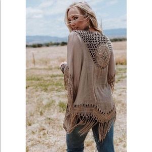 NWOT Dreamy Macrame Medallion Kimono - Mocha